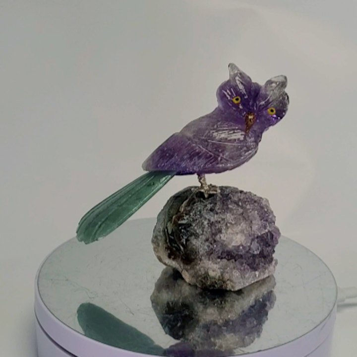 chouette en améthyste AA et aventurine verte sur druse d’améthyste 241 g 