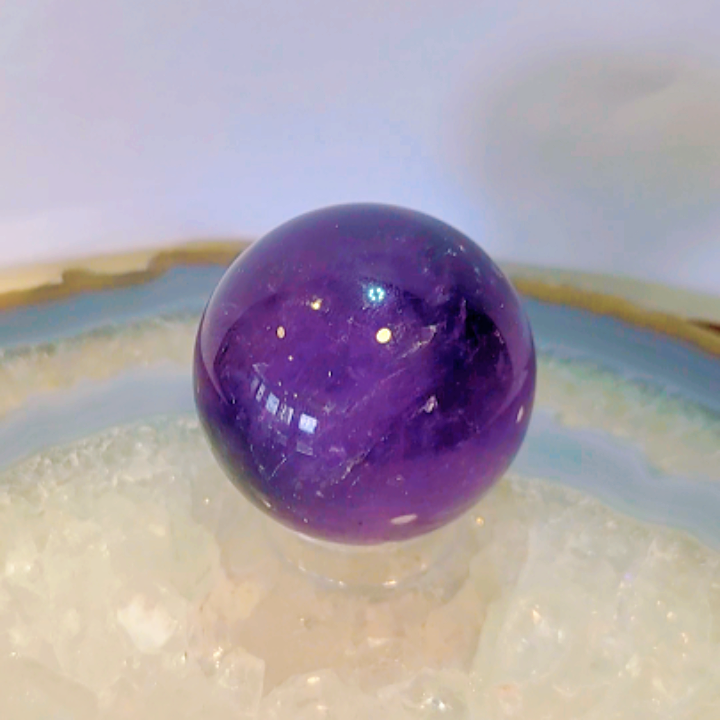 Sphère en améthyste naturelle polie AAA de 45 mm 185 g violet