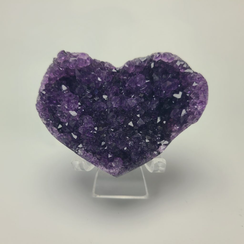 Cœur d’améthyste naturelle AAA-Extra du Brésil 7 cm 143 g