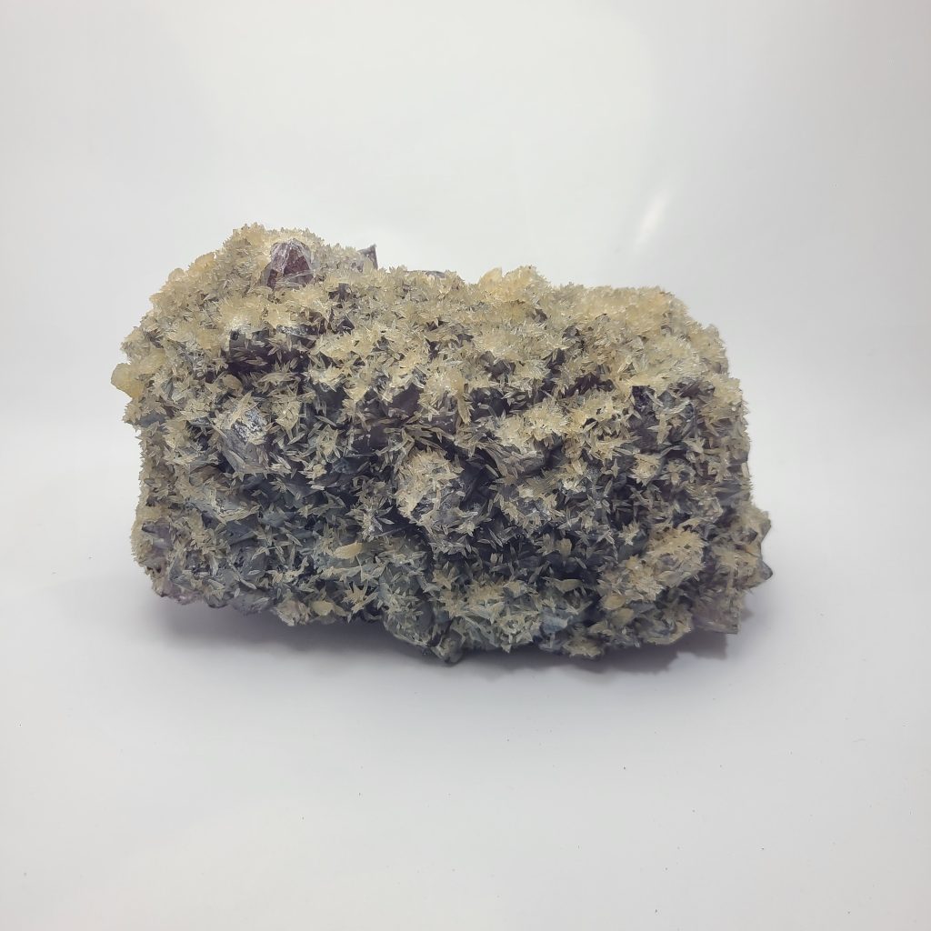 améthyste brute avec calcite du Brésil formation minérale naturelle 1637 g
