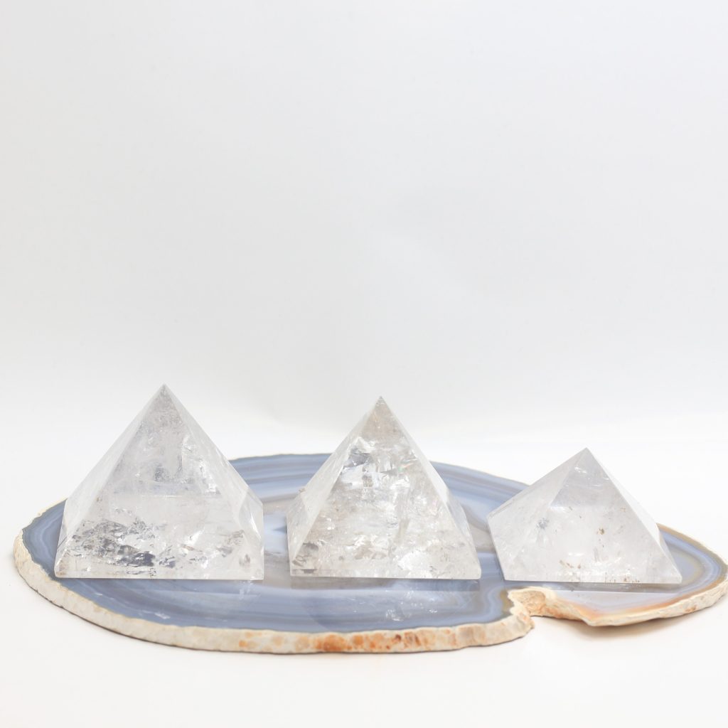 Pyramides en cristal de roche poli AA du Brésil 55 mm 58 mm 64 mm