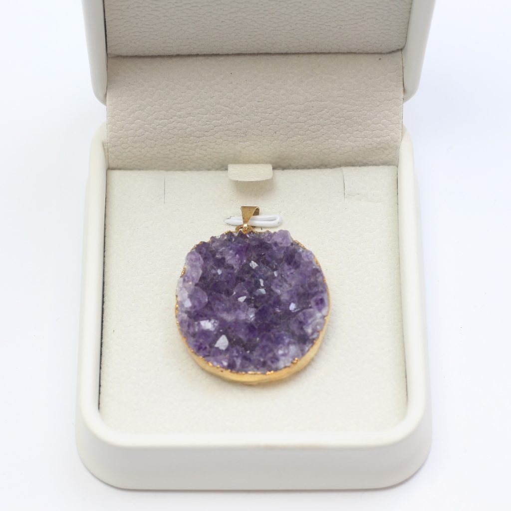 Pendentifs druse d’améthyste naturelle 25mm 39€