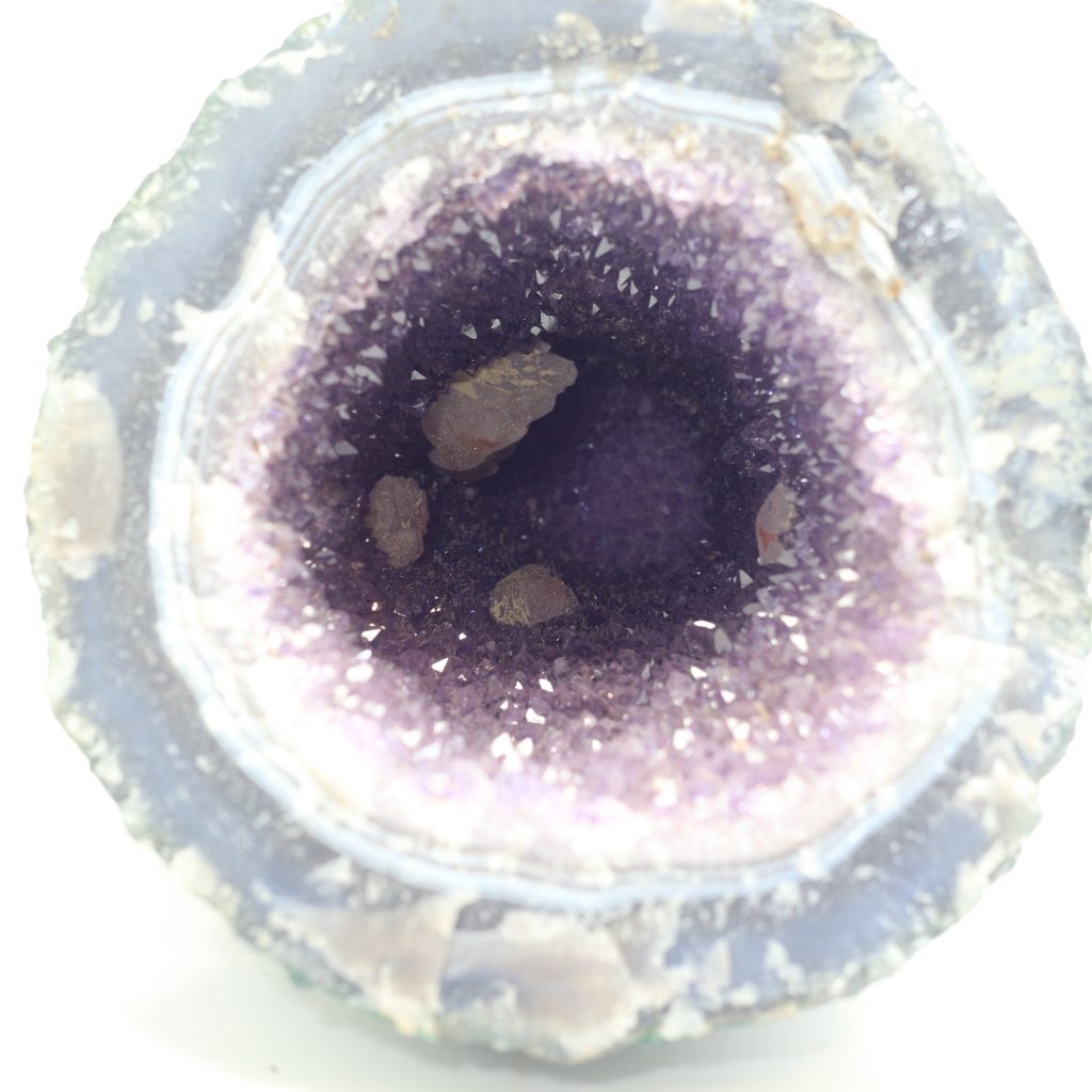 Géode améthyste avec calcite AA du Brésil 14 cm violet brut formation calcite