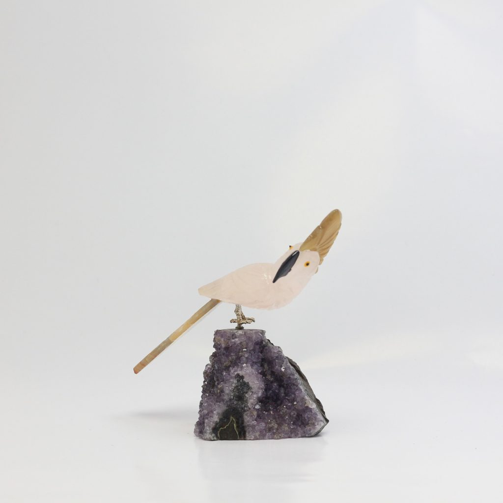sculpture perroquet en quartz rose et agate