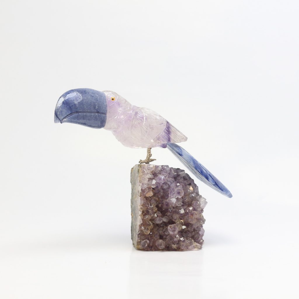 sculpture toucan en améthyste et aventurine bleue