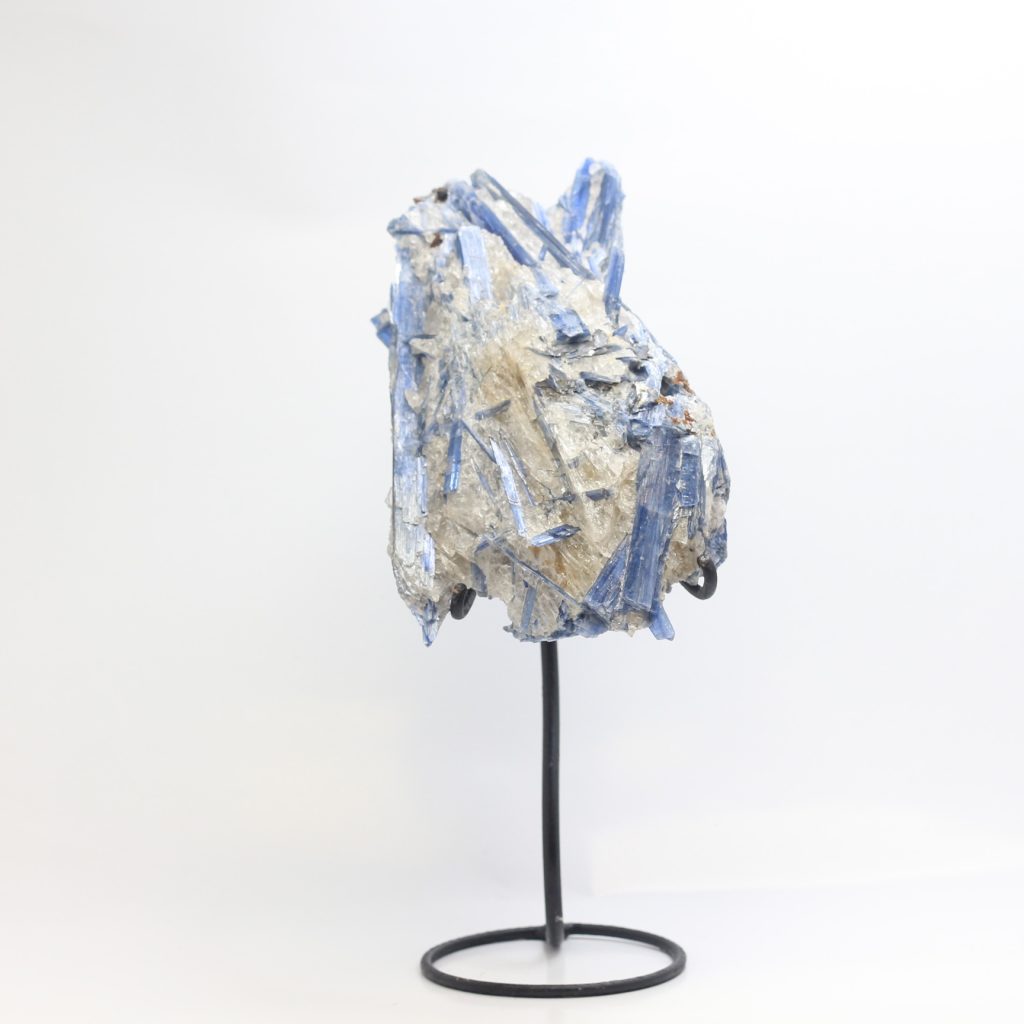 Grand spécimen de cyanite bleue brute